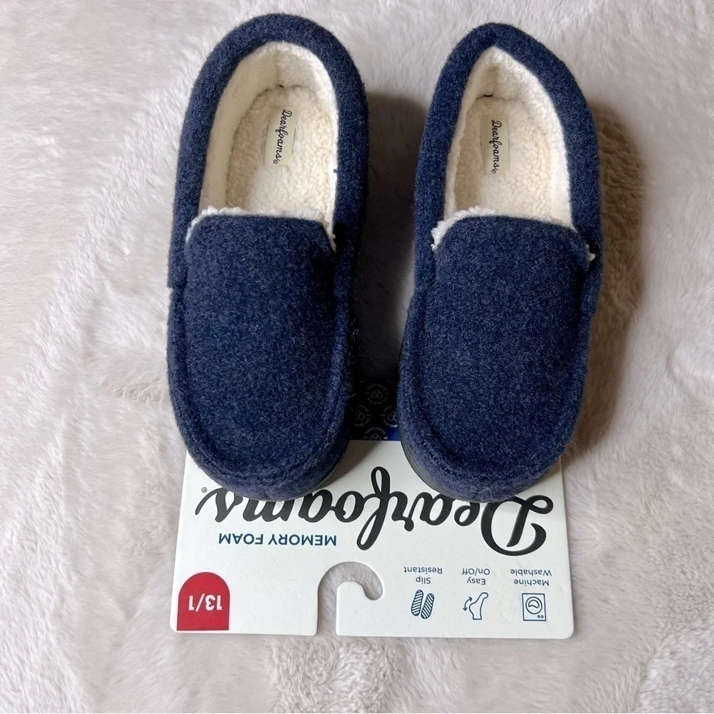 NWT Dearfoams youth size 13/1 memory foam slippers